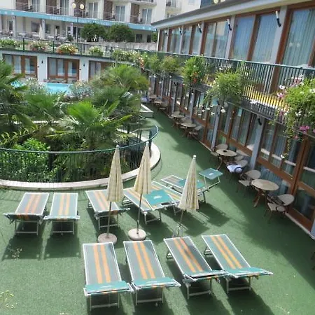 Alexander Hotel