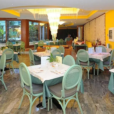 Hotel Alexander 4*