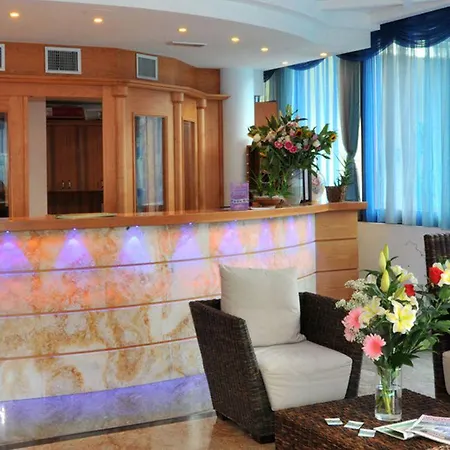 亚历山大酒店 4* 利莫内-苏尔加达