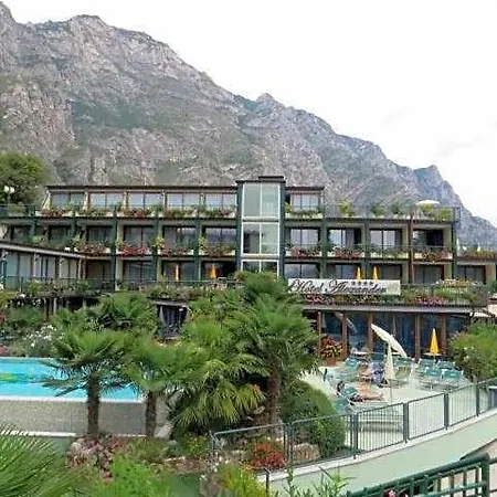 Alexander 4* Limone sul Garda