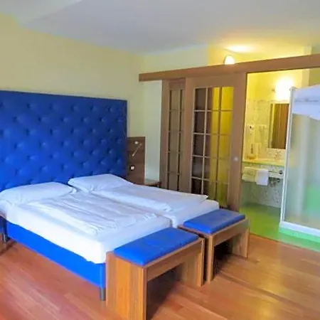 Alexander Hotel 4*
