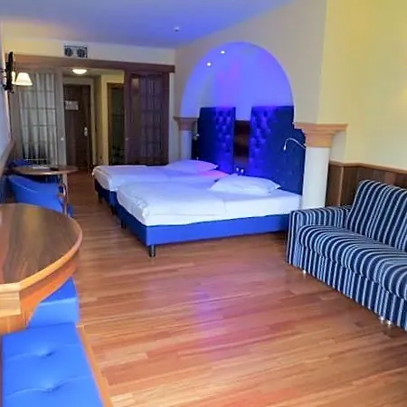 Alexander Hotel