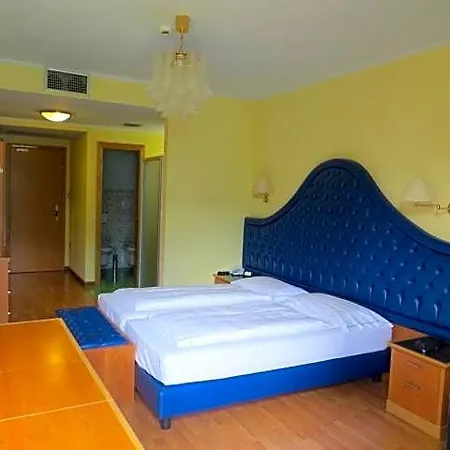 Alexander Hotel 4*