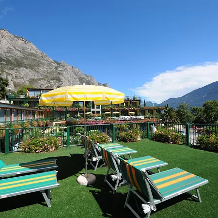 亚历山大酒店 酒店