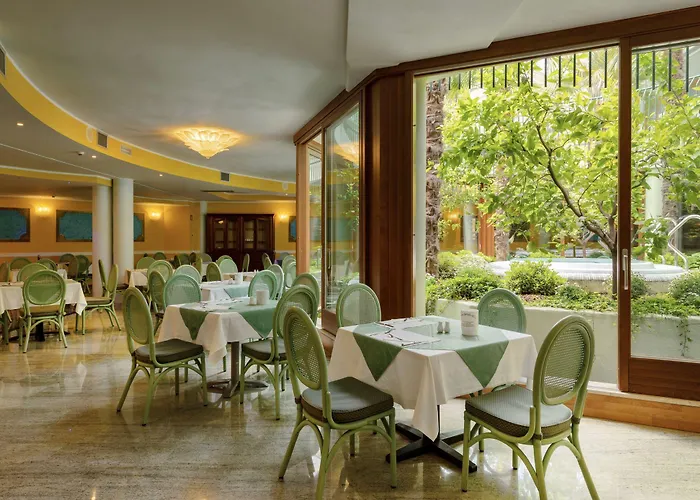 Alexander Hotel 4*