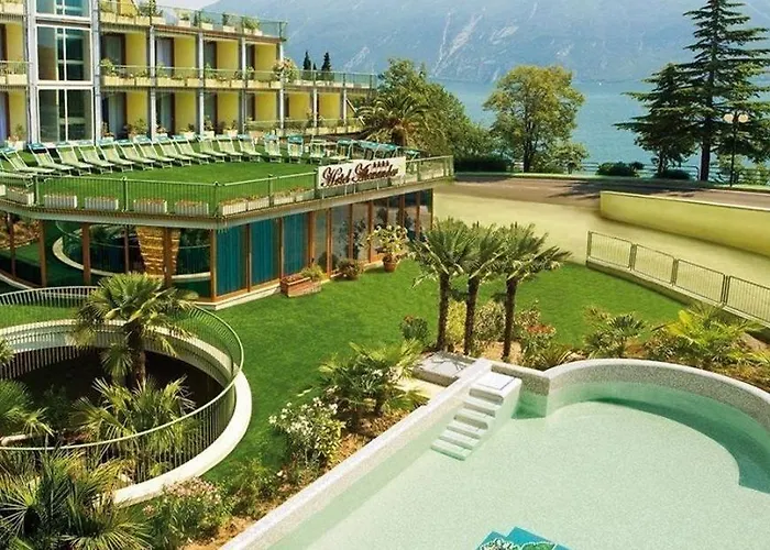 Alexander Hotel 4*