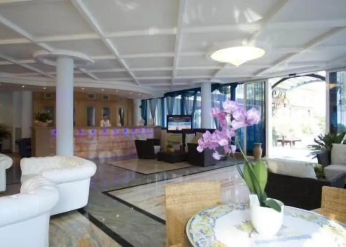 Alexander Hotel 4*