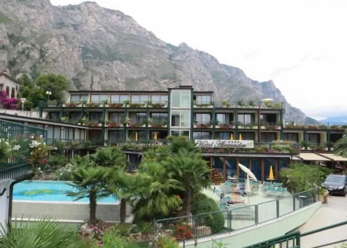 Alexander 4* Limone sul Garda