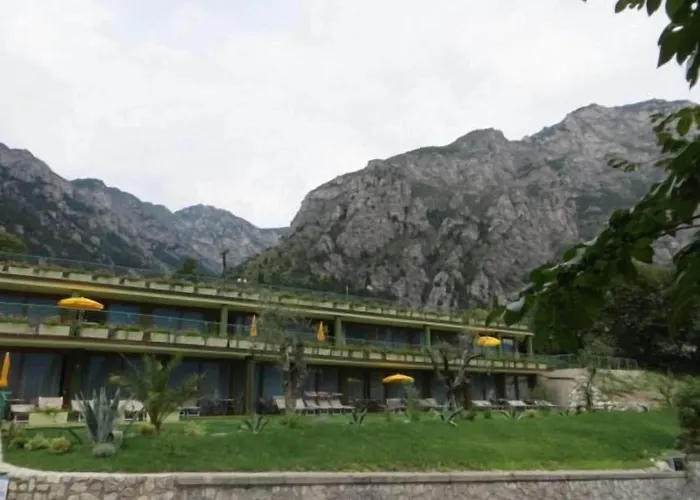 Alexander Hotel 4*