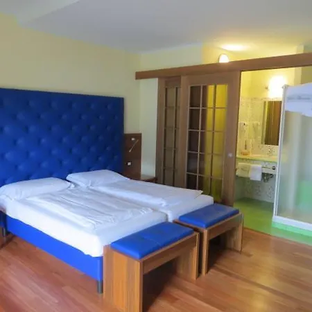 Alexander Hotel 4*