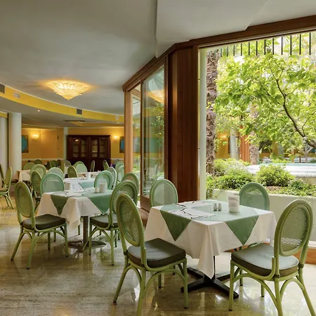 Alexander Hotel 4*