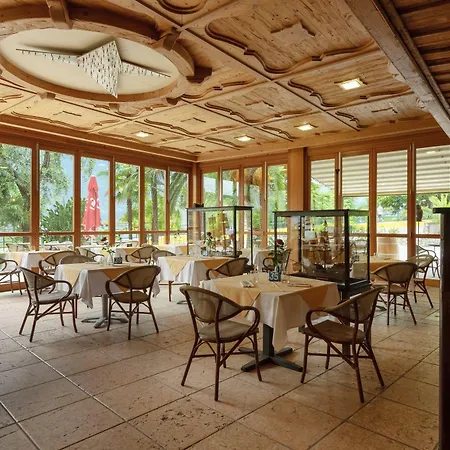 Alexander 4* Limone sul Garda