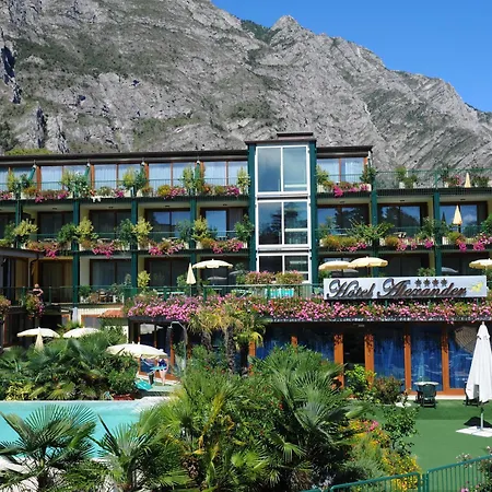 Alexander 4* Limone sul Garda