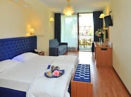 Alexander Hotel