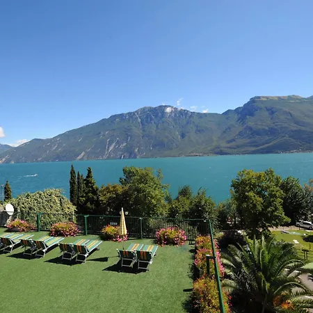 Alexander Limone sul Garda
