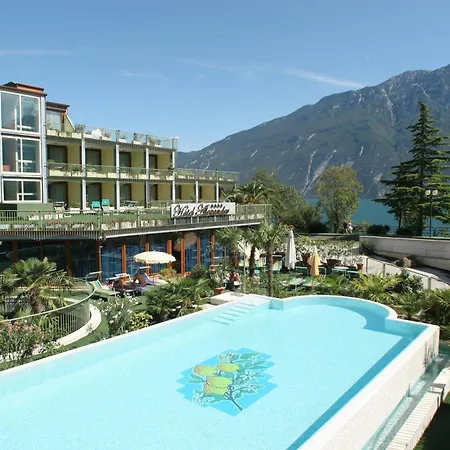 Alexander Hotel